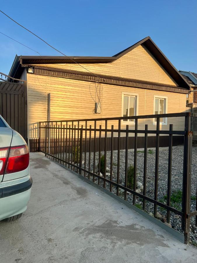 The Nest Hostel Каракол Экстерьер фото